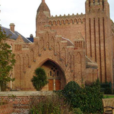 Places to go on your holiday - Quarr Abbey  Image